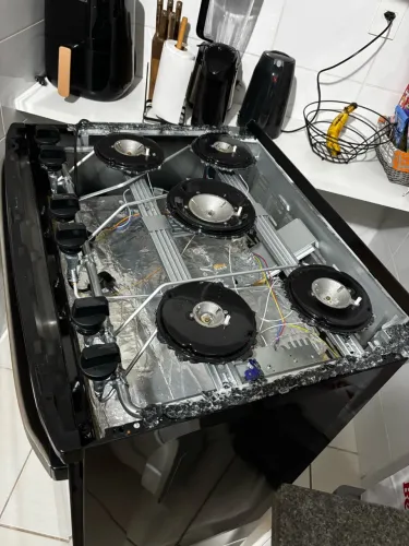 Vendo Fogão Eletrolux p tirar peças!!!!
