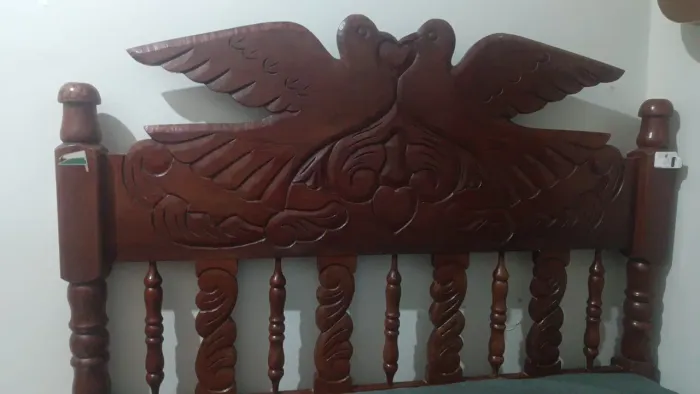 Cama de casal madeira angelim+colchão casal