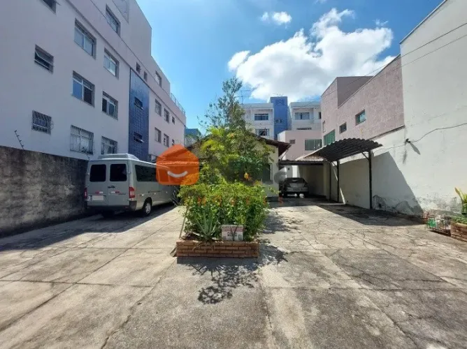 Casa a venda de 3 quartos com suíte e 8 vagas no Bairro Palmares em Belo Horizonte MG