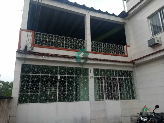Casarão Espaçoso em Condomínio Fechado no Rocha! PA01X
