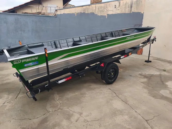 Barcos Semi chata 6 metros 2026