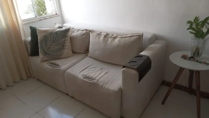 Sofá três lugares