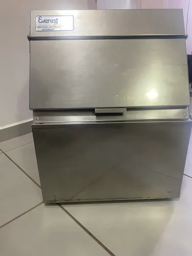 Máquina de Gelo Evereste 50 kg