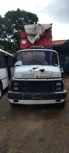 Caminhão MB 1519 no chassi caçamba
