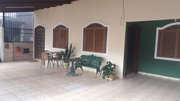 Guara 2 Casa 05 quartos / Aceita financiamento 