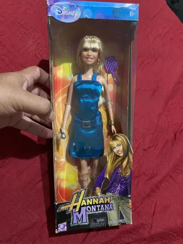 Boneca Hannah Montana