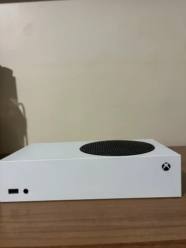 Xbox série S 512GB + hd externo 1,8TB