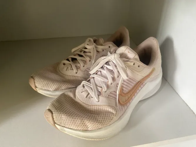 Tênis Nike feminino rosa tam36