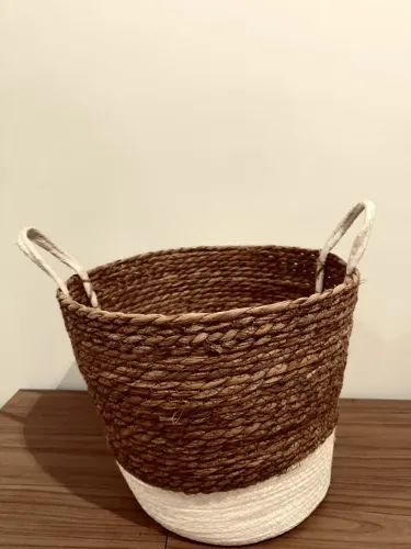Cesta de fibra natural redonda