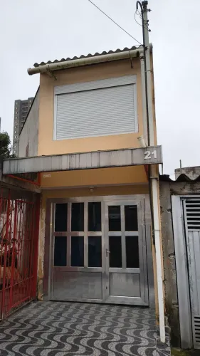 Condomínio sobrado próximo ao supermercado Rossi excelente localização  oportunidade 