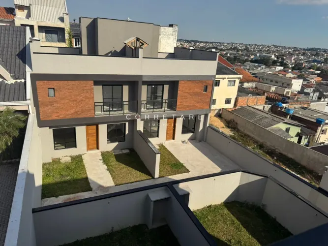 Sobrado 3 quartos, 1 suíte, 1 vagas com ótima localização no xaxim