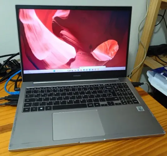 Notebook Samsung 10ª g. 8 gb ddr4 ssd 240 gb tela 15 Fhd bateria ok fonte original top