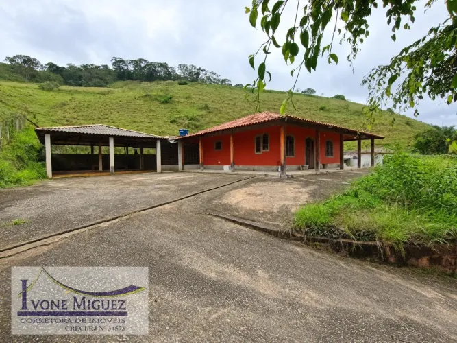 Casa em Avelar, Paty do Alferes com 2 Dormitórios e Suíte