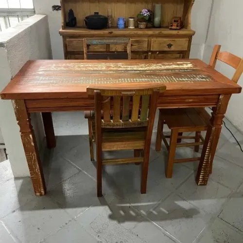 MESA COM TINTA PÉ CARAMBOLA DE DEMOLIÇÃO 1,40×0,70×0.80