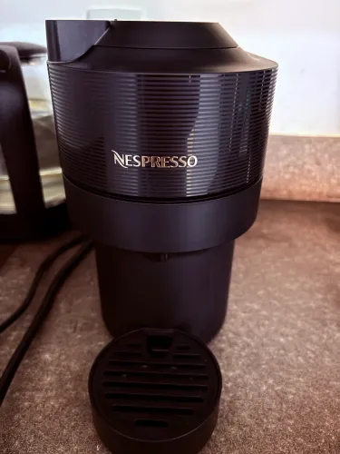 Cafeteira Nespresso Preta - Praticamente nova