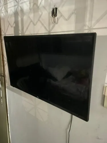 Tv 32 polegadas em bom estado,não é smart