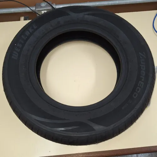 Pneu Aro 14. 175/75/14. Novo