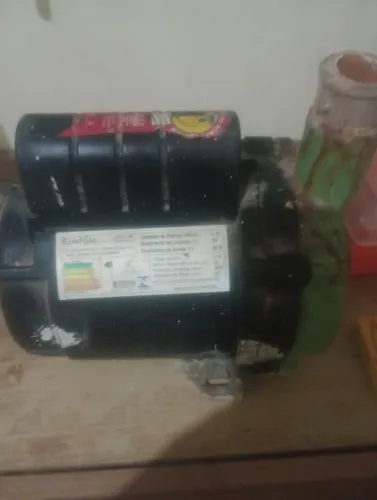 Bomba Schneider funcionado voltagem 110 127/