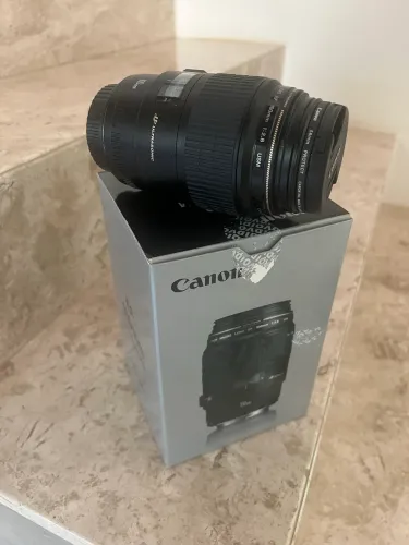 Canon EF 100 mm f/2.8 Macro USM