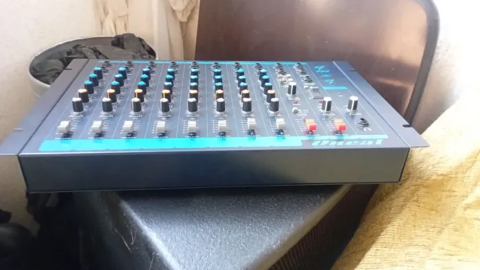Mesa de som 8/10 canais