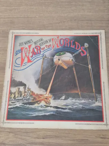 Capa encarte do icônico duplo LP Jeff Waynes 