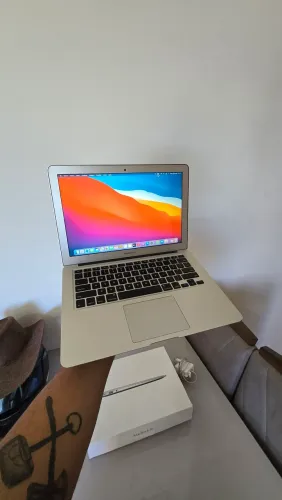 Macbook Air 2014 i5 | 4gb RAM DDR3 | 128gb SSD | Bateria boa 