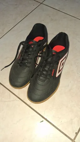 Chuteira Umbro