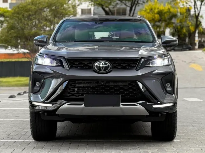 Toyota Hilux SW4 Diamond 2.8 TB 4X4 Die. Aut. 2024