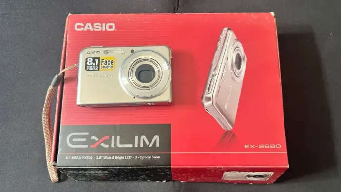 Câmera Casio Exilim EX-S880 NOVA!