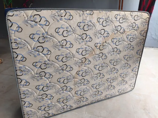 Cama box - Semi nova