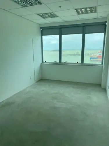 Imóvel para aluguel e venda com 30 metros quadrados em Imbetiba - Macaé - RJ