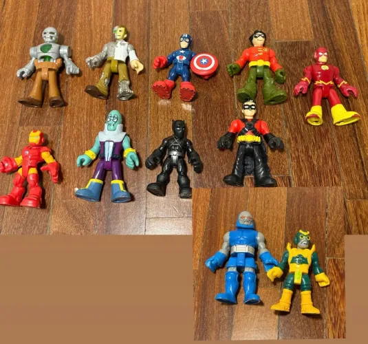 bonecos dc e marvel