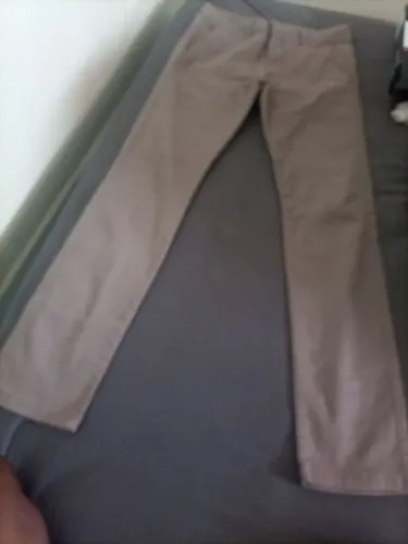 Vendo uma calça casual