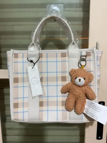 Bolsa Tote Todo Moda Xadrez com Chaveiro de Ursinho - Nova com Etiqueta