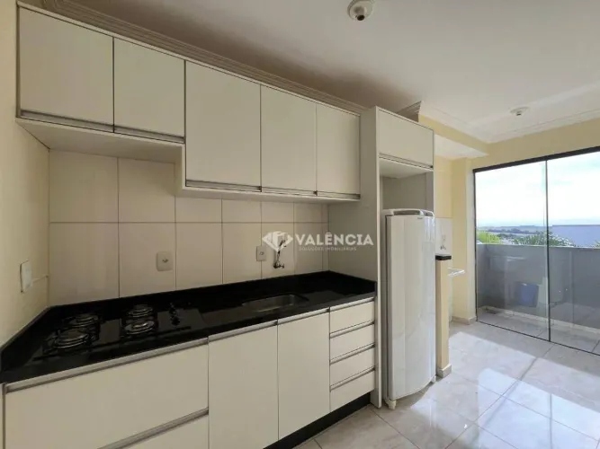 Apartamento para Alugar com 2 quartos no Ed. Cristo Rei por R$1.600,00 - Rua Ilha de Paque