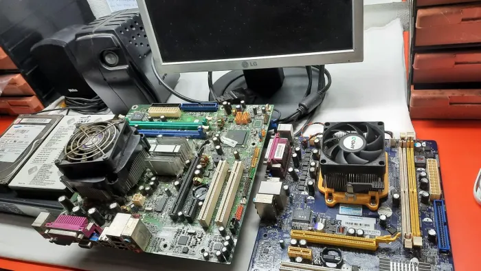 Lote de peças para computador antigo ( no estado)