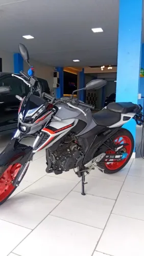 FAZER 250 2025/2026