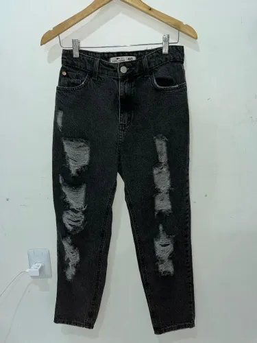 Calça Jeans Mom Destroyed Cinza Chumbo