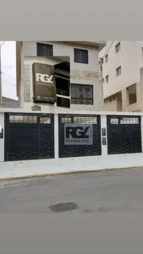 Excelente Casa com Piscina à Venda em Aparecida  Santos/SP