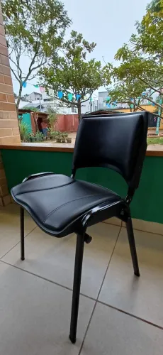 Cadeira Plax Ergoplax estofada (25 unidades/empilháveis)