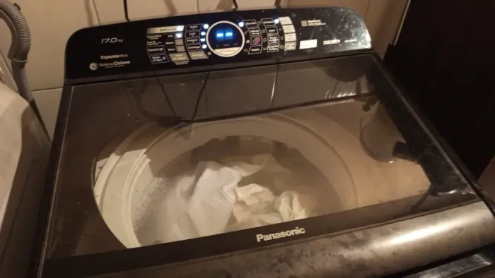 Lavadora Panasonic 17 kg, bom estado