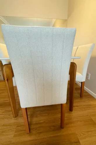 Mesa de jantar e 6 cadeiras