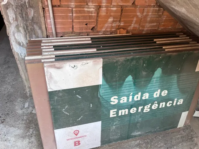 Placa modula , e estrutura em tubo retangular 20x20 chapa 16, face da placa, chapa