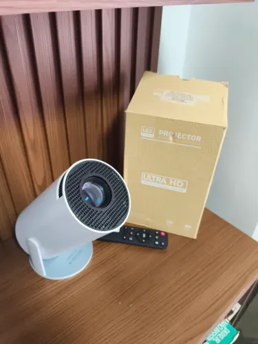 Mini Projetor LED Portátil HD/Ultra HD com HDMI e USB - Usado