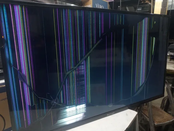 Smart tv Multilaser 43 polegadas tela quebrada
