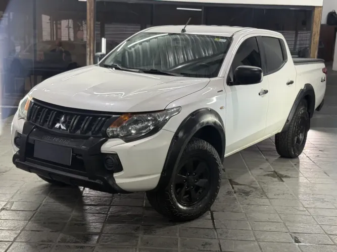 Mitsubishi TRITON HPE-S 2.4 CD 4X4 TB Diesel Aut. 2022