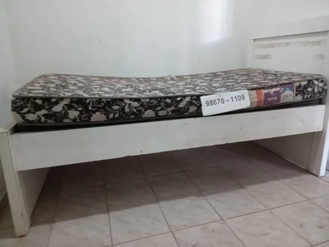 Cama com colchão 