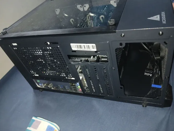 Computador gamer (incompleto faltando processador e placa de vídeo)