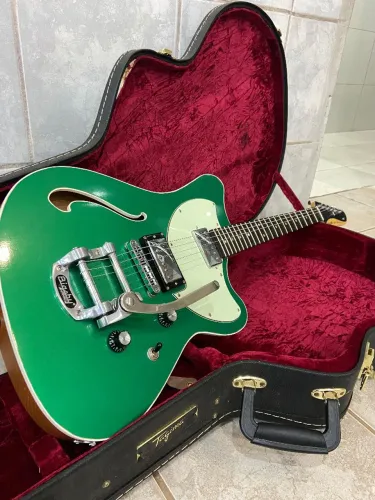 Guitarra Tagima sem acústica Jet blues deluxe .