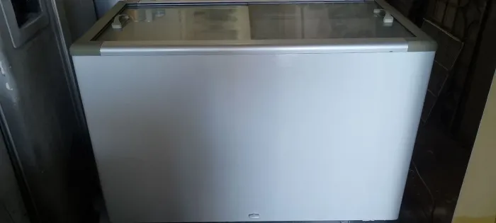 VENDO FREEZER TAMPA DE VIDRO 400LITROS FRICON